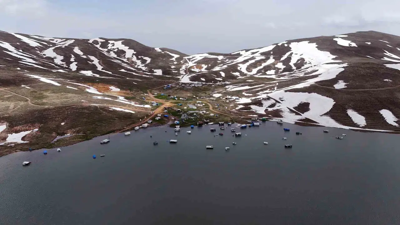 Erciyes’te şaşırtan doğa olayı: Göl taştı, kamp alanları sular altında kaldı