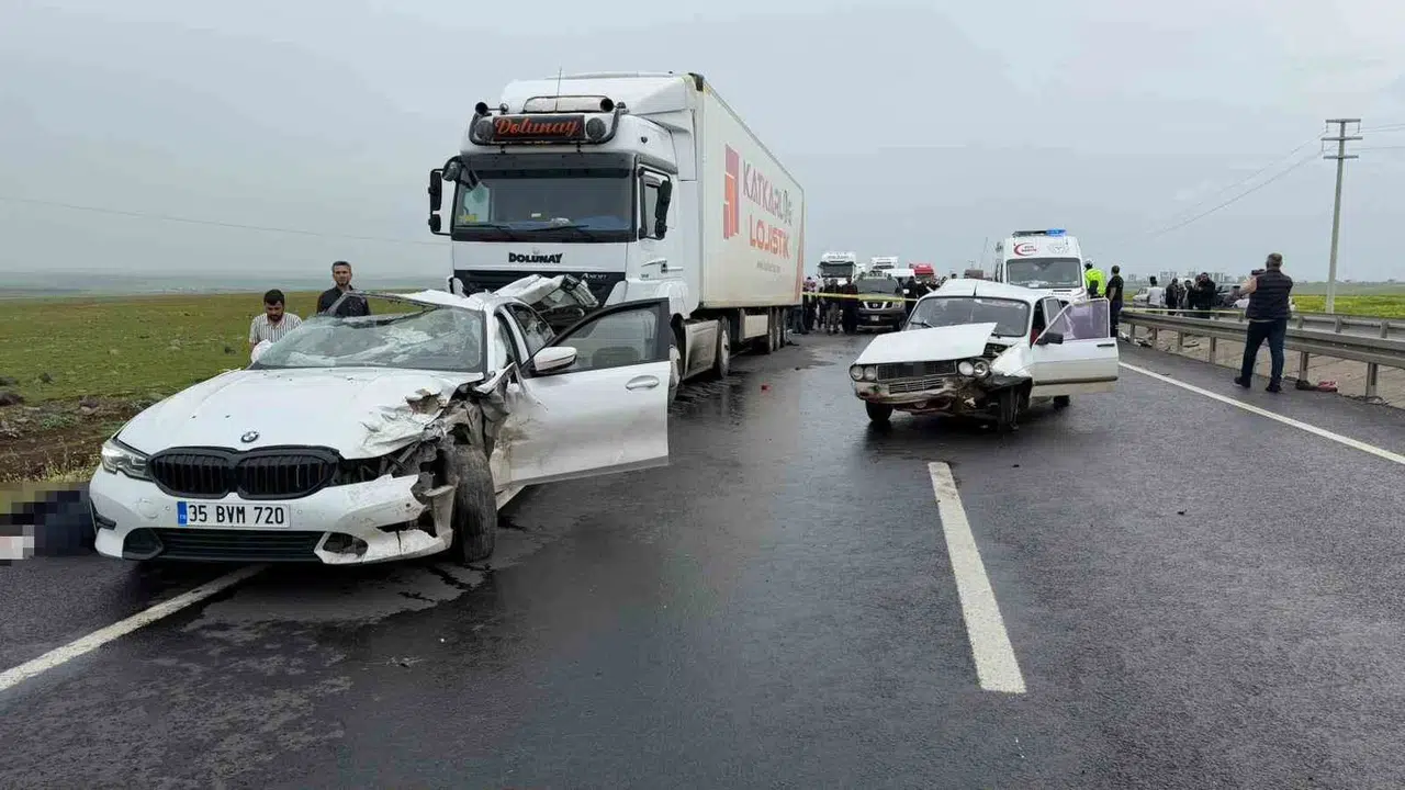 Siverek yolunda acı bilanço: Zincirleme kazada iki can kaybı