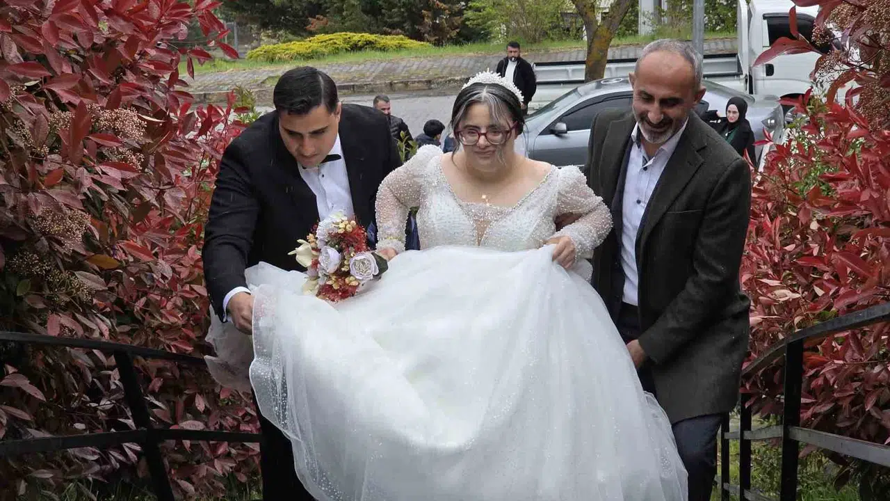 Yapay zekayla kurduğu hayal gerçek oldu: Elif’in gelinlikli düğün günü