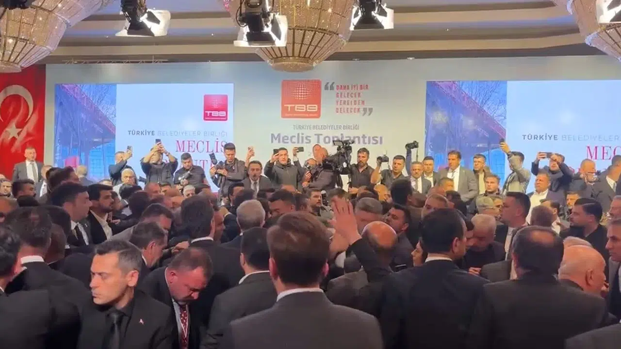 TBB seçimlerinde gergin anlar: Okunan mektup salonu karıştırdı