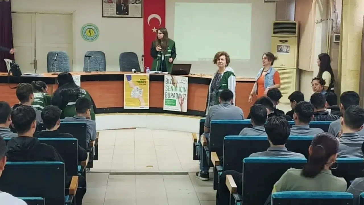 Genç beyinlere 'sağlıklı gelecek' rehberi: Mimar Sinan MTAL'den örnek adım