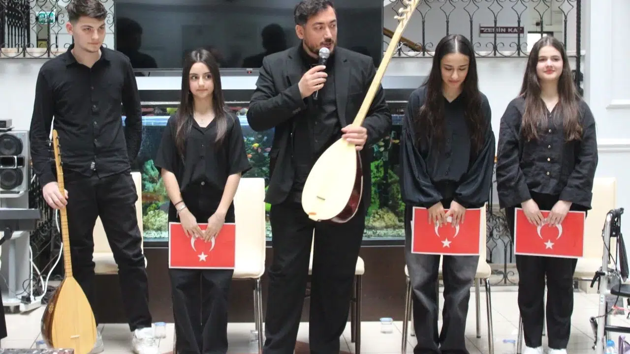Samsun'un genç sesleri sahnede: Kültürel mirası marşlarla geleceğe taşıyorlar