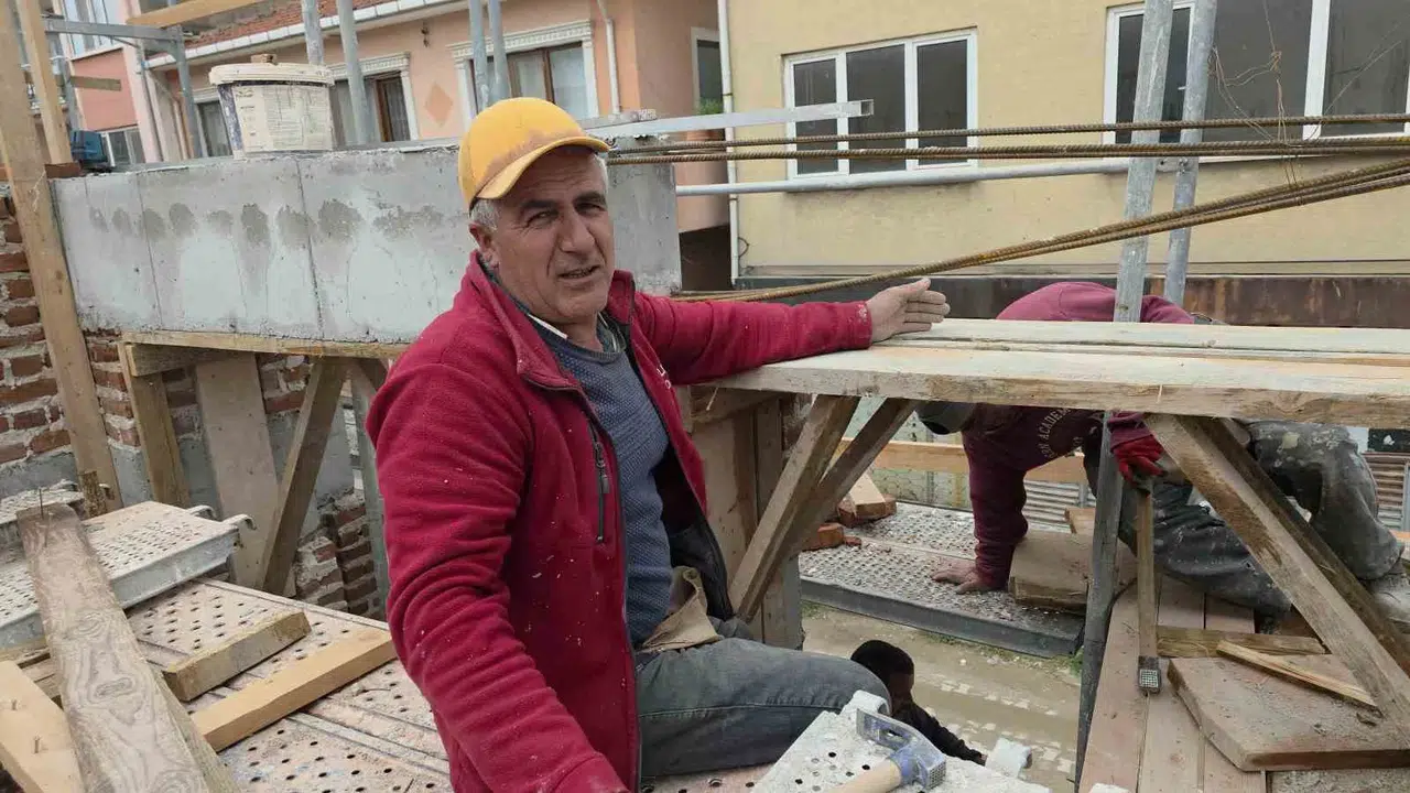 Meydanlarda kutlama, inşaatlarda yaşam mücadelesi: Onlar için bayramın tanımı 'iş bulabilmek'
