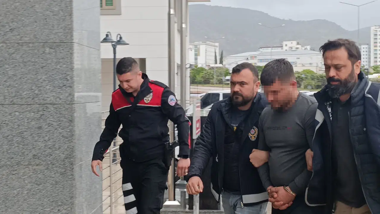 İşten atılmasını hazmedemedi: Ustabaşını evinde kurşun yağmuruna tuttu