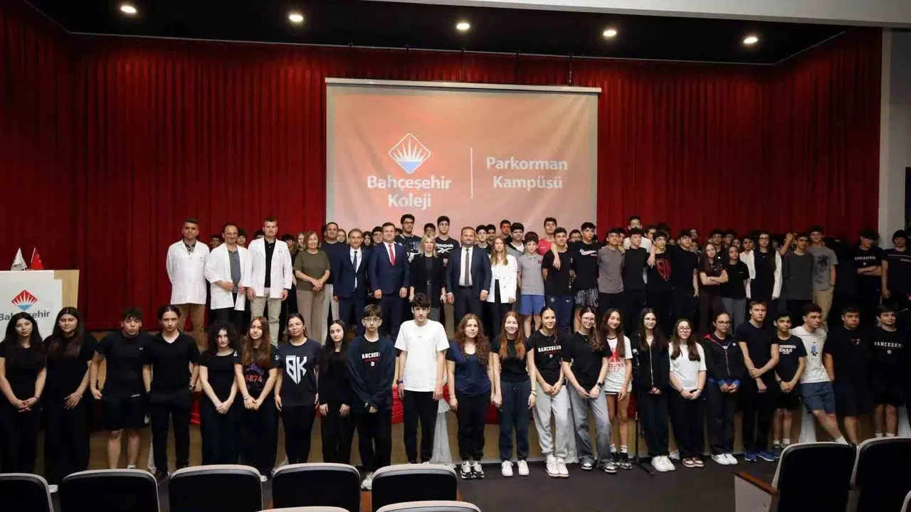 Rektör Özkan’dan gençlere kariyer rehberi: Önce mesleğinizi seçin, üniversite sonra gelir