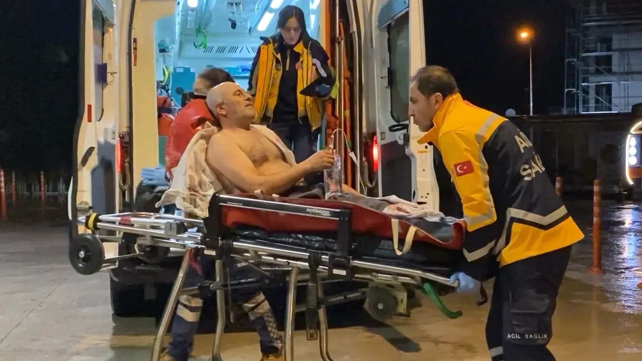 Alın teriyle kazandığı parayı istedi, hastanelik oldu: Evinin önünde dehşeti yaşadı