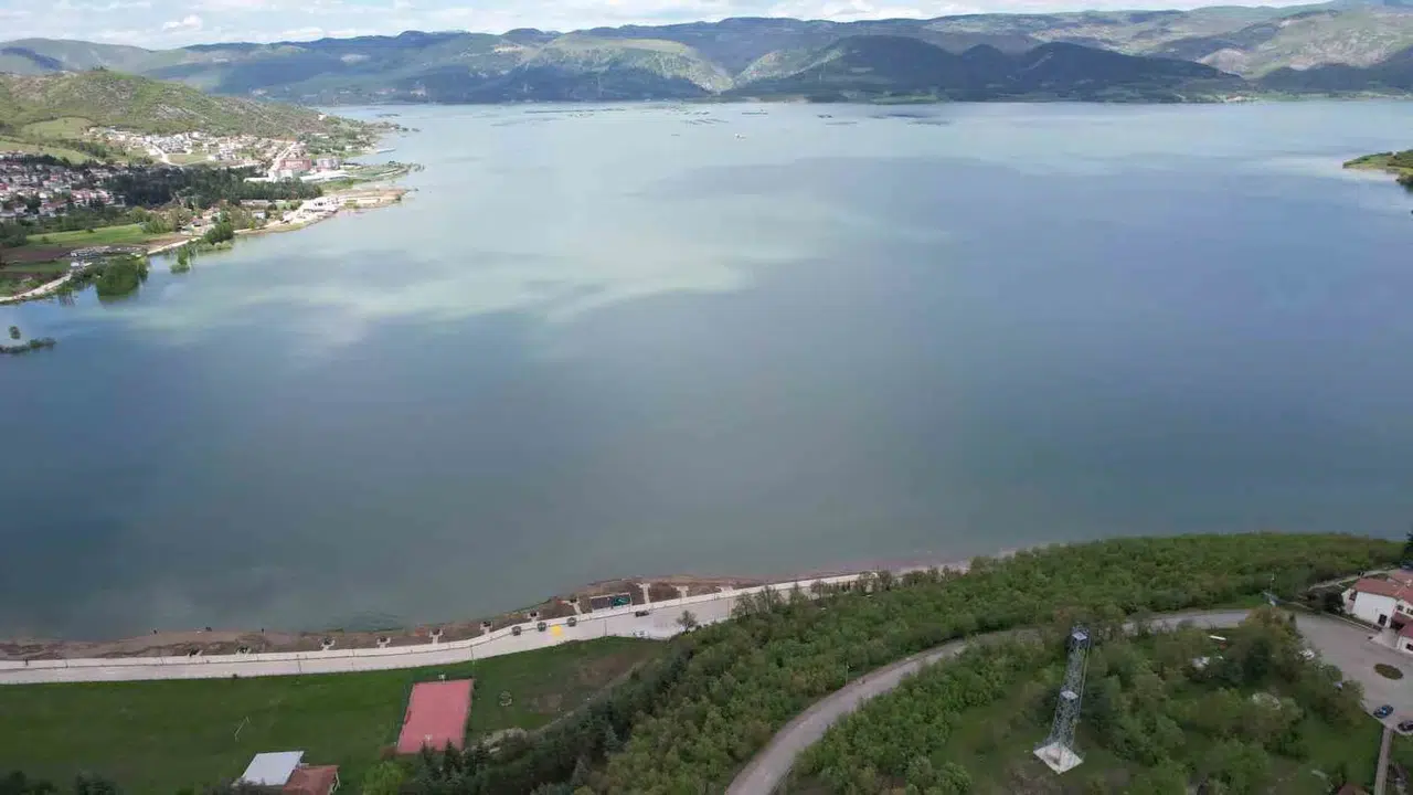 Almus’un simgesi sulara gömüldü: 33 yıllık hasret …