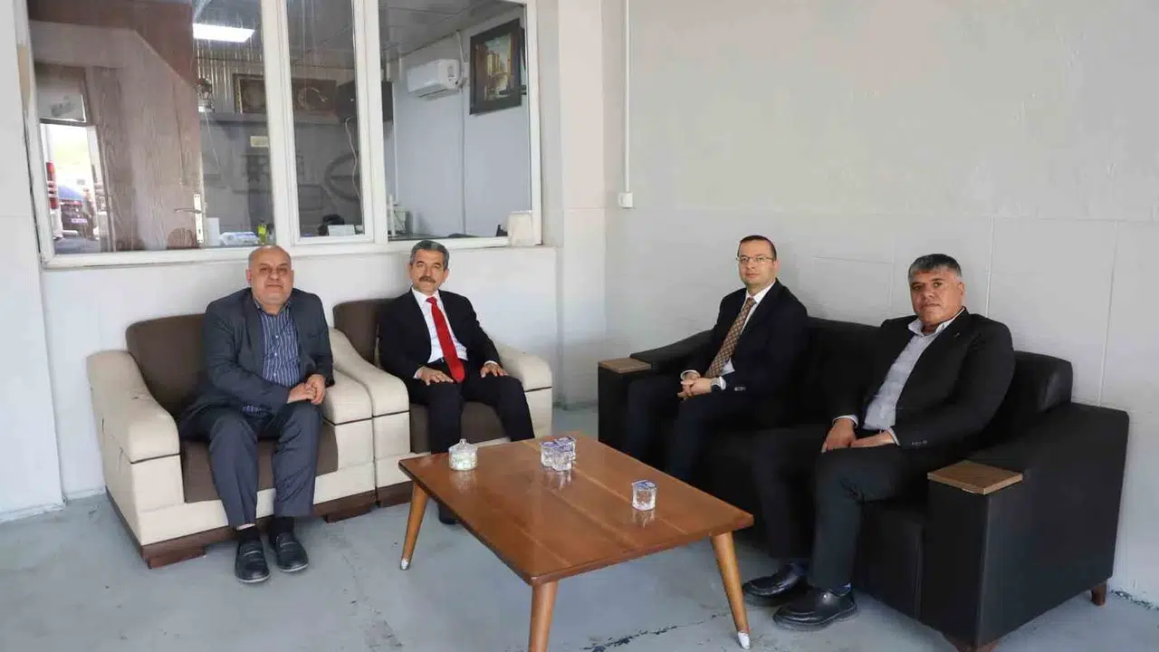 Cizre çarşısında samimi mesai: Vali Ekici esnafın kapısını çaldı, talepleri not aldı