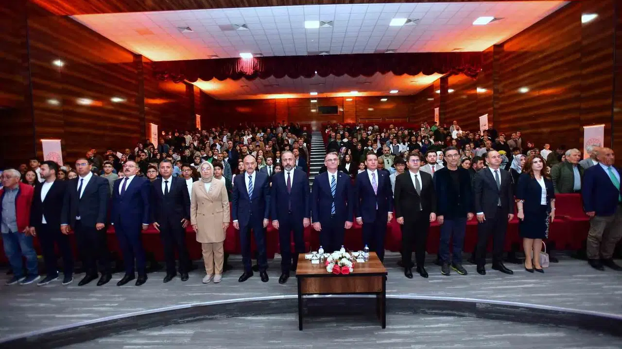 Van’da Geleceğin Bilim İnsanları Sertifikalarını Aldı: MATBİL ile Dijital Dönüşüm Hamlesi
