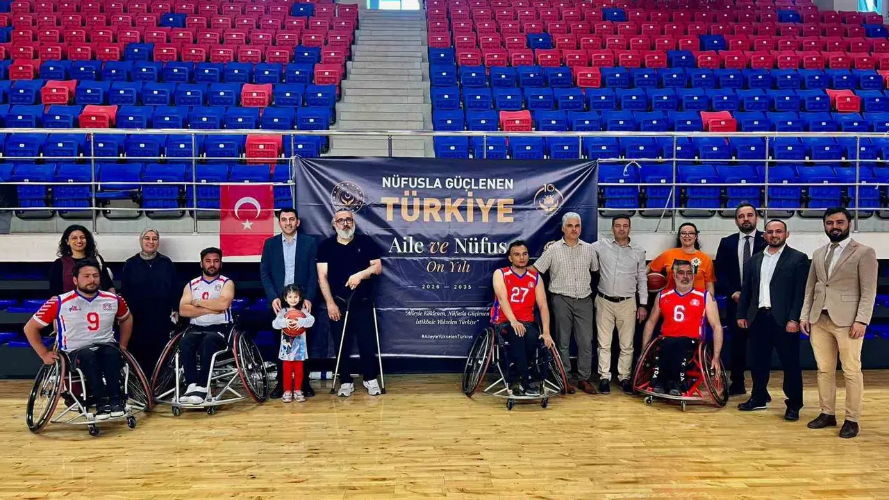 Niğde'de pota altında anlamlı buluşma: Engeller sevgiyle aşıldı
