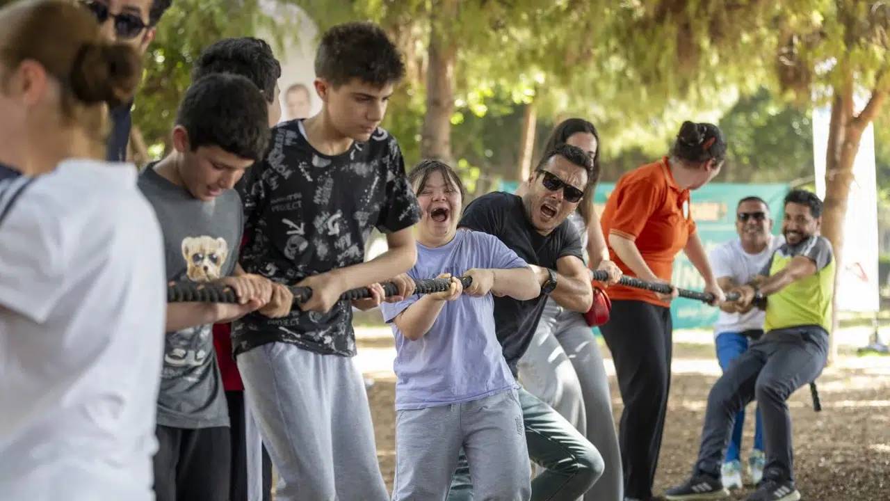 Mersin’de engeller sporla kalkıyor: Sahil şenlendi, özel bireyler doyasıya eğlendi