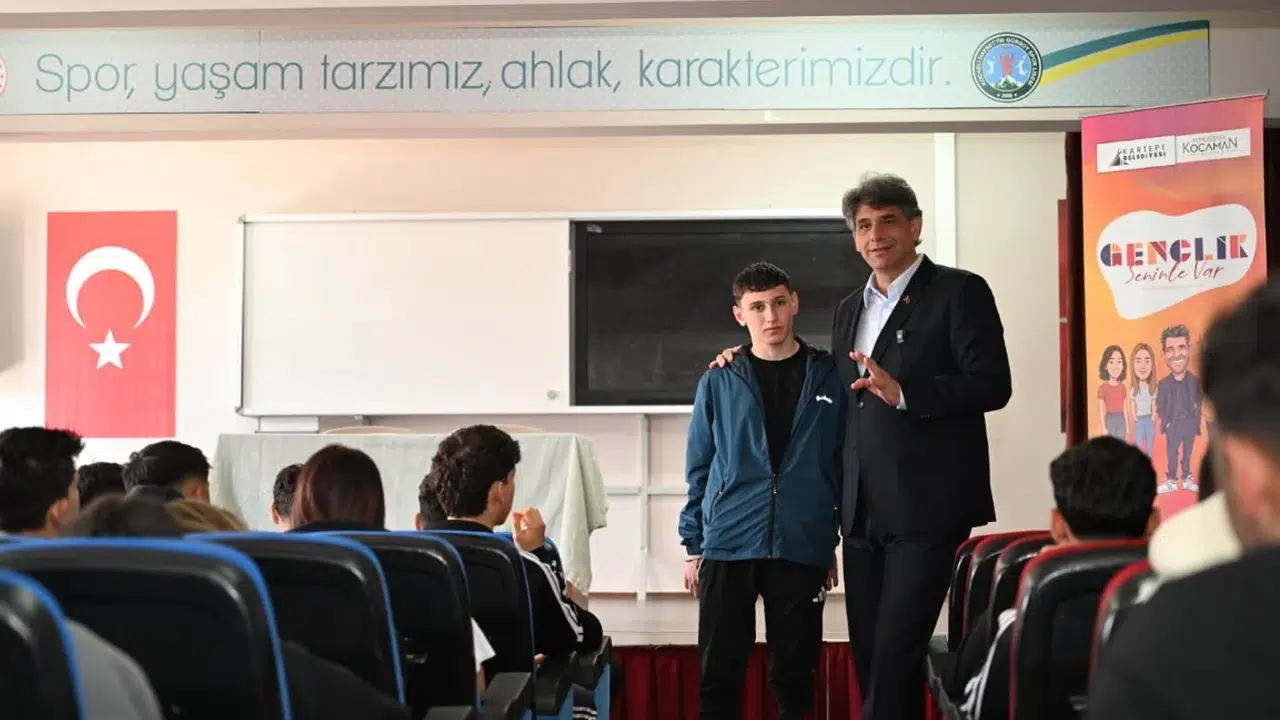 Başkan Kocaman'dan gençlere altın değerinde öğüt: Mutluluğun anahtarı sevdiğiniz işte saklı