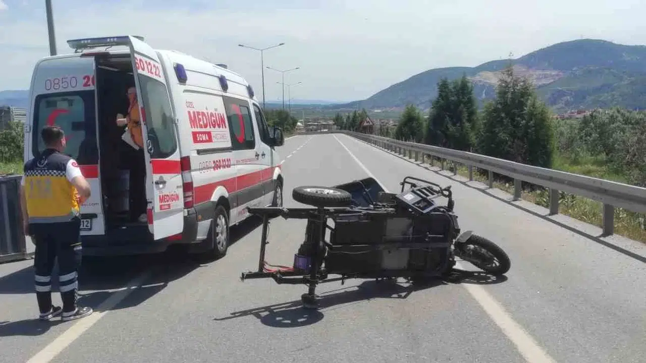 Kırkağaç’ta feci kaza: Kavşakta can pazarı yaşandı