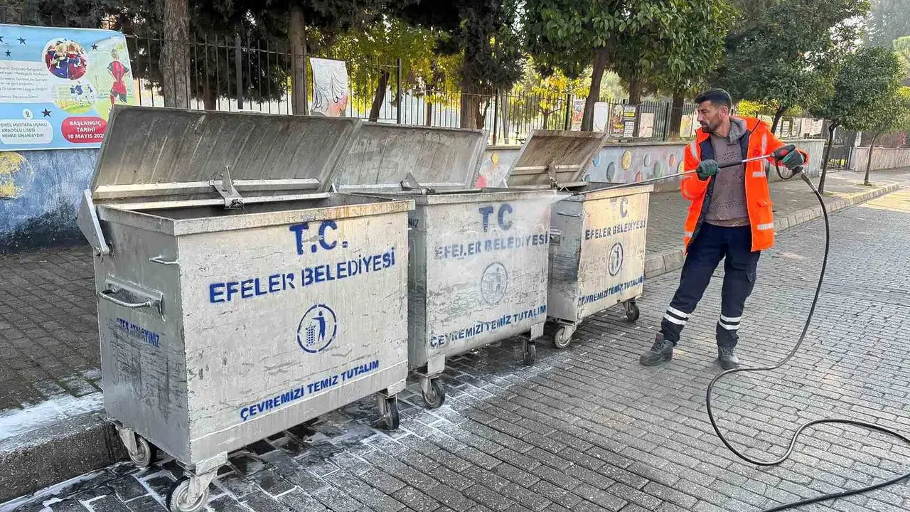 Efeler’de bayram hazırlığı: Sokaklar pırıl pırıl olacak