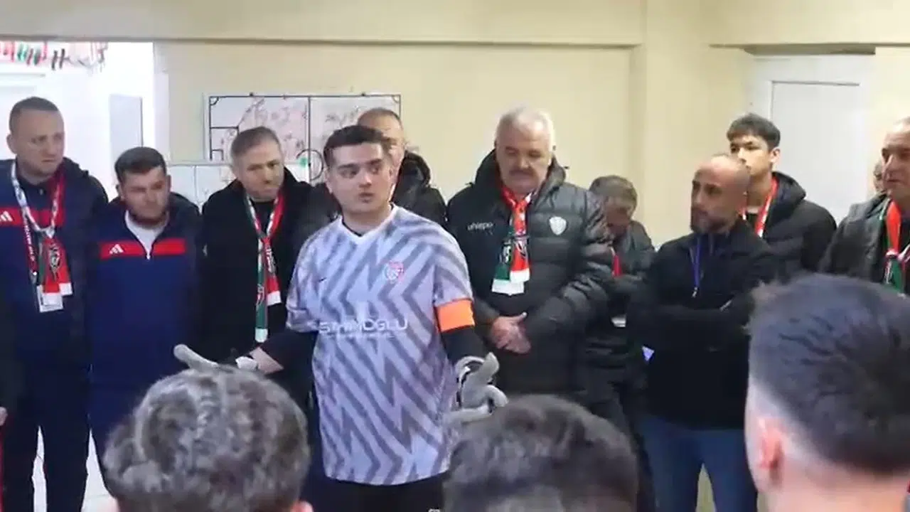 O formayı terletmek sadece bir oyun değil: Kaptan Mete’nin soyunma odasındaki sözleri herkesi ağlattı