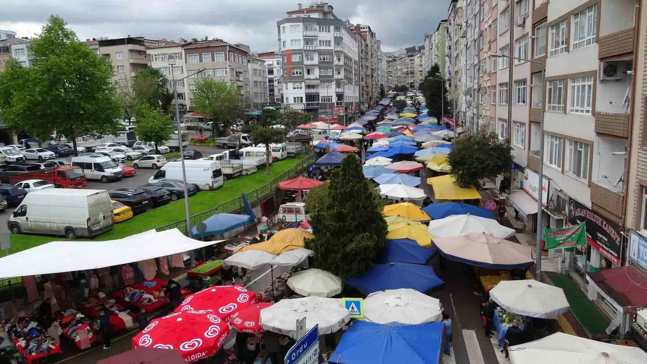 Samsun'da ulaşım ve pazar yeri düğümü çözülüyor: Modern Pazar ve Anneler Parkı yepyeni bir kimliğe kavuşuyor