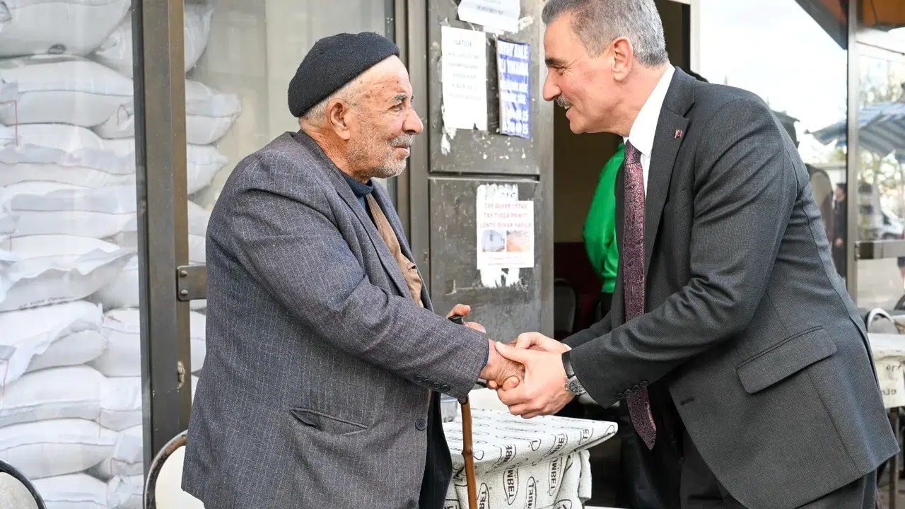 Pasinler’de mesai yoğunluğu: Vali Baruş hem sahadaydı hem masada