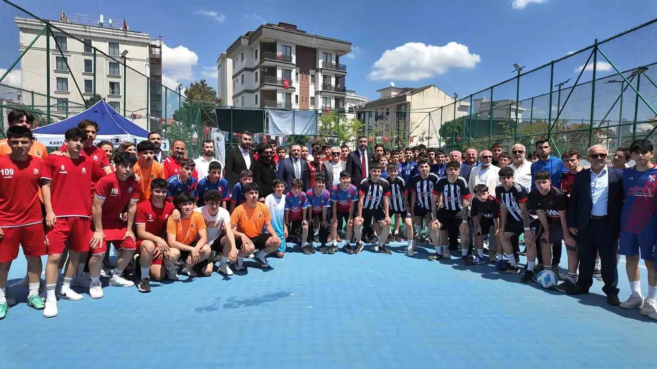 Kartal’da 19 Mayıs coşkusu: Gençler sporla buluştu, meydanlar bayram yerine döndü