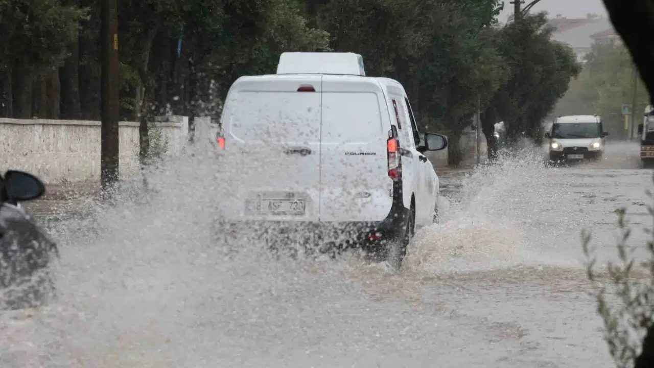 Muğla’da bahar yerini kışa bırakıyor: Üç ilçe için kritik uyarı geldi
