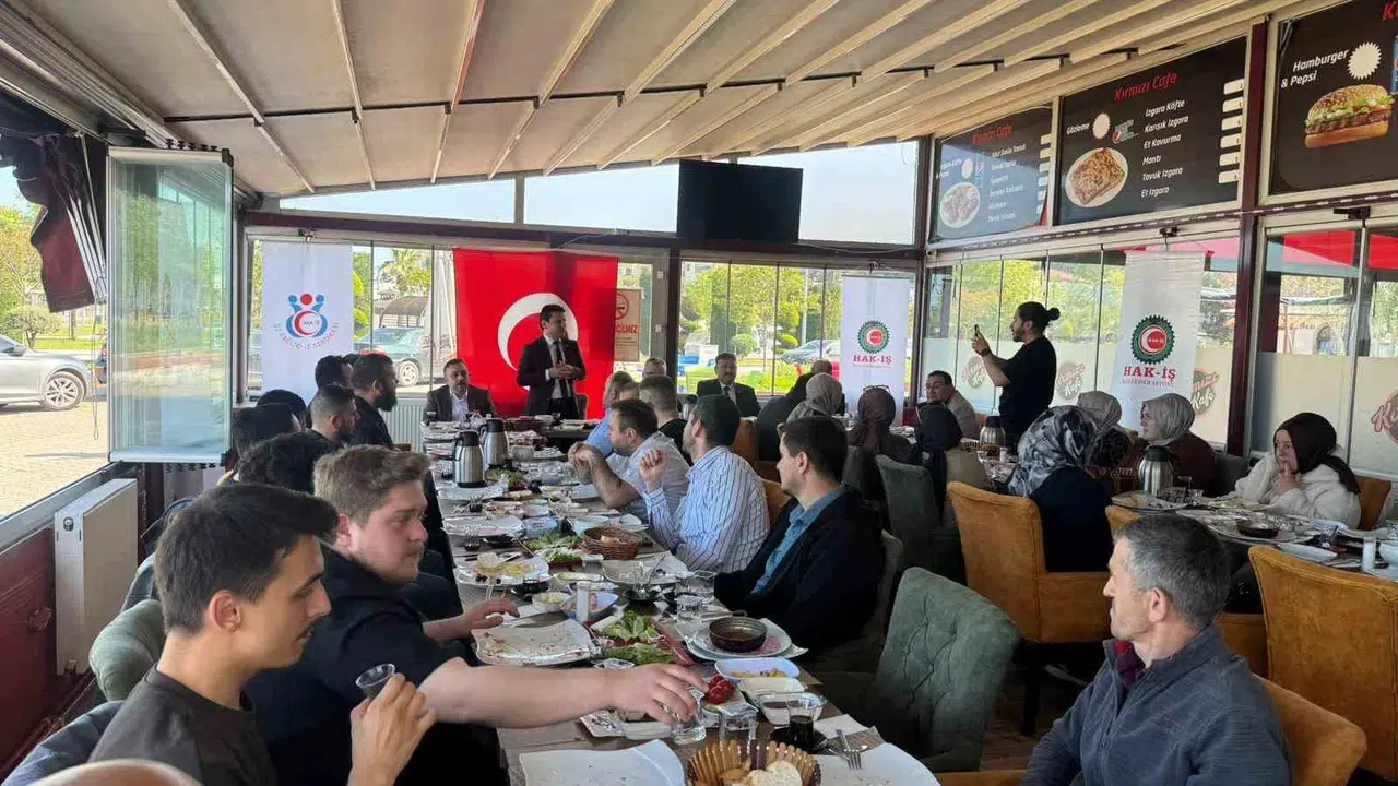 Alaplı'da 19 Mayıs ruhu: Emekçiler bağımsızlık meşalesi için bir araya geldi