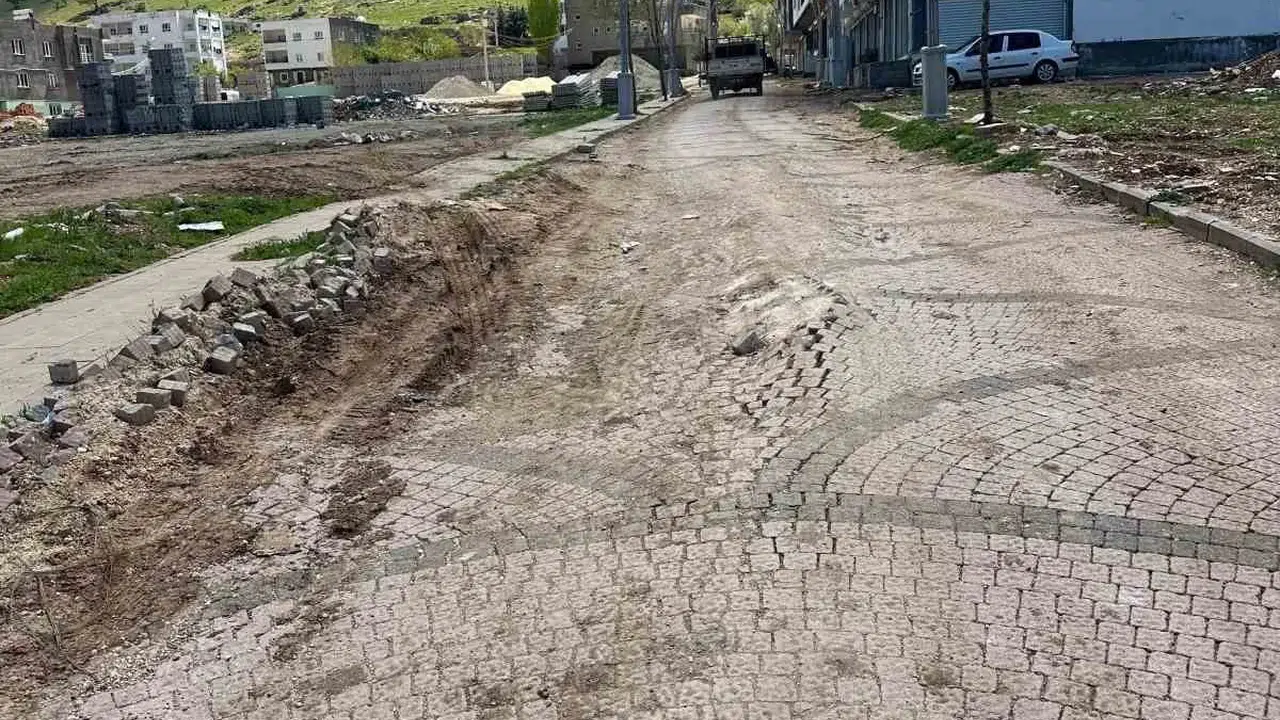 Mazıdağı'nda yollar çileye dönüştü: Vatandaşlar isyan bayrağını açtı