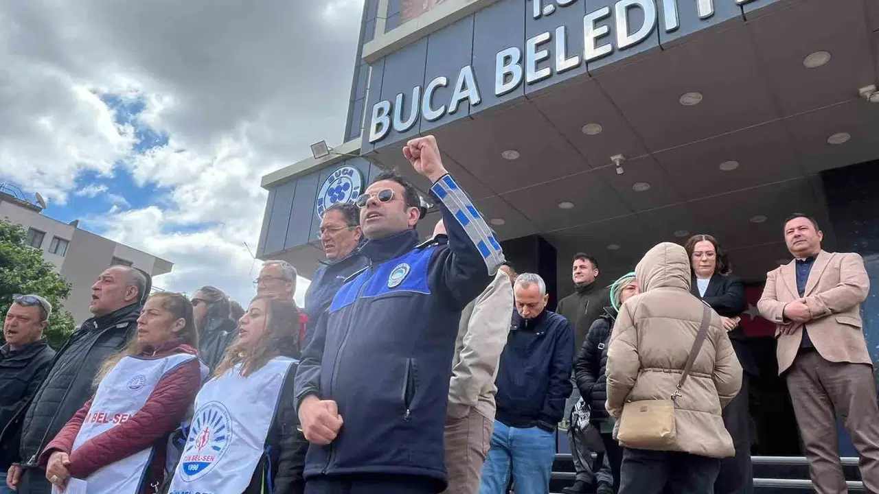 İzmir’de belediye koridorlarında sabır taştı: Memurlardan 7 aylık alacak isyanı