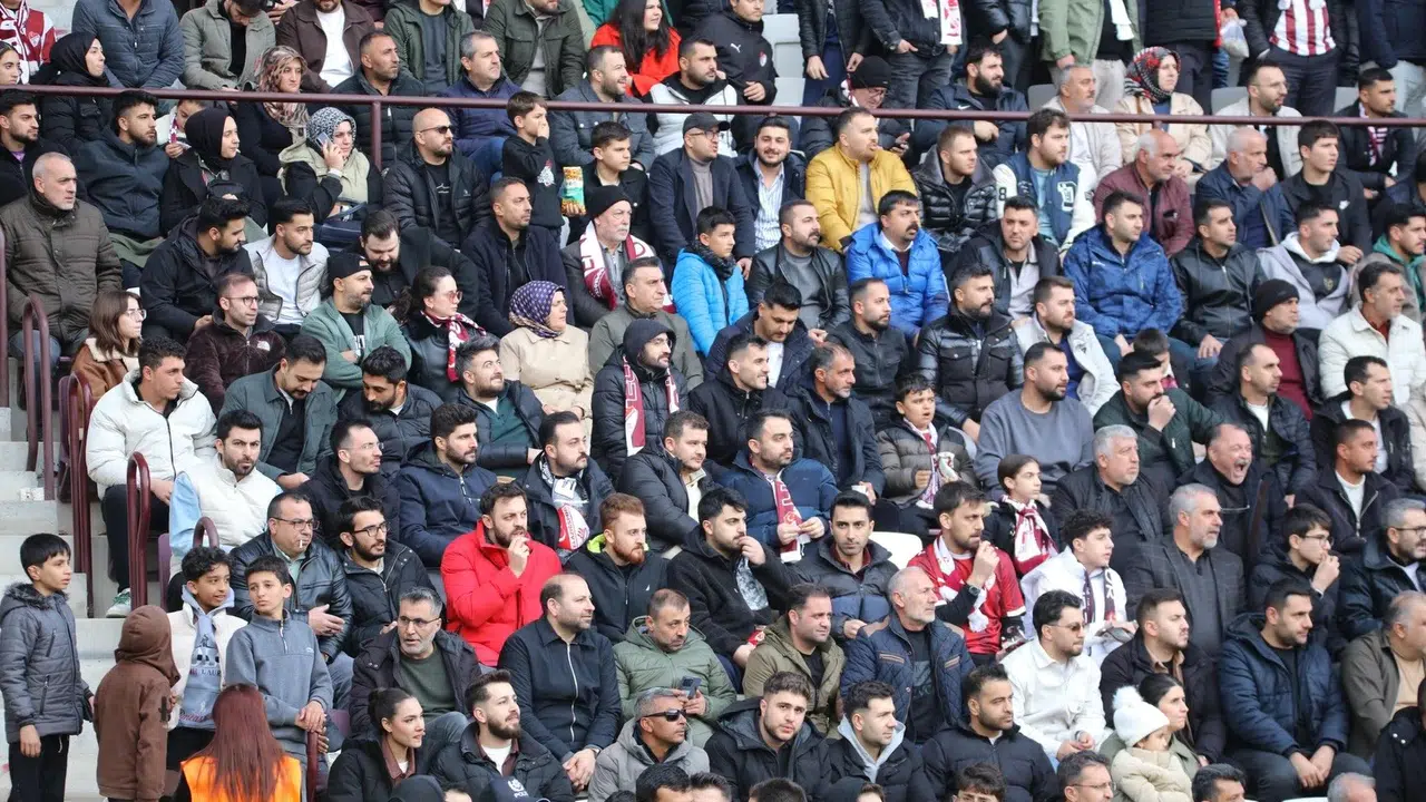 Elazığspor'da hedef tur: Adana 01 FK maçı biletleri için geri sayım başladı