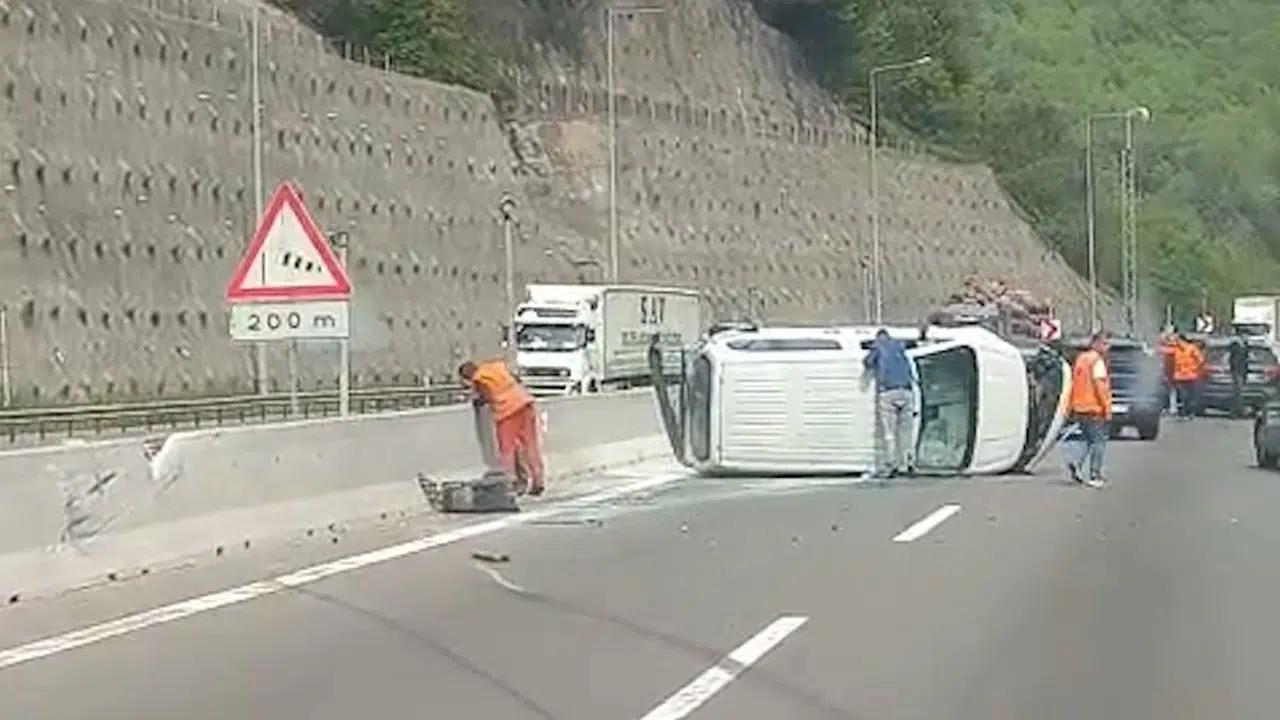 Bolu Dağı’nda akşam trafiğini felç eden kaza: 4 yaralı, kilometrelerce kuyruk oluştu