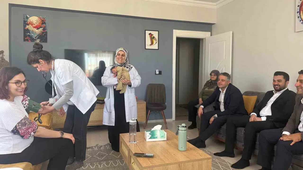 Mardin'de sağlık seferberliği: Anne adaylarının kapısı çalınıyor