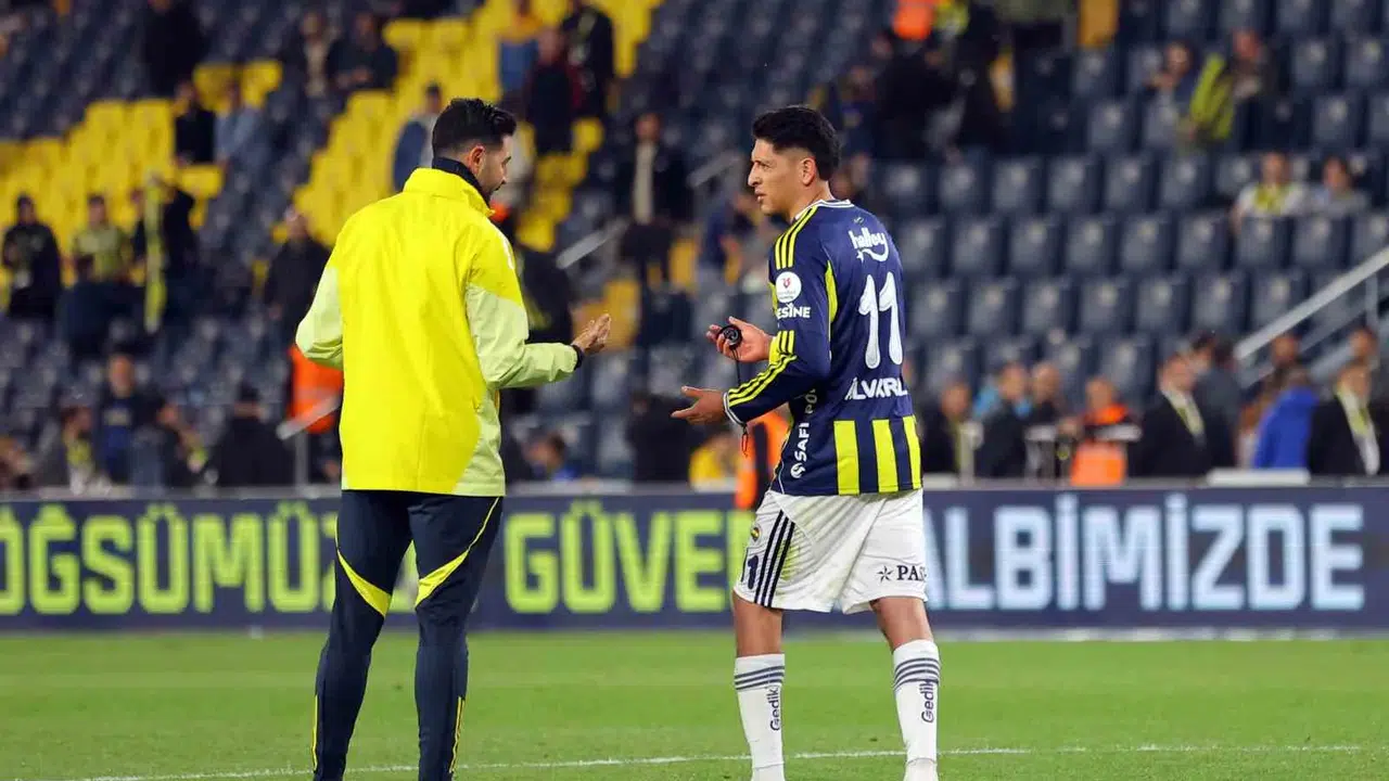Fenerbahçe'de soğuk duş etkisi: Uzun süren sakatlık dönüşü taraftardan beklenmedik tepki