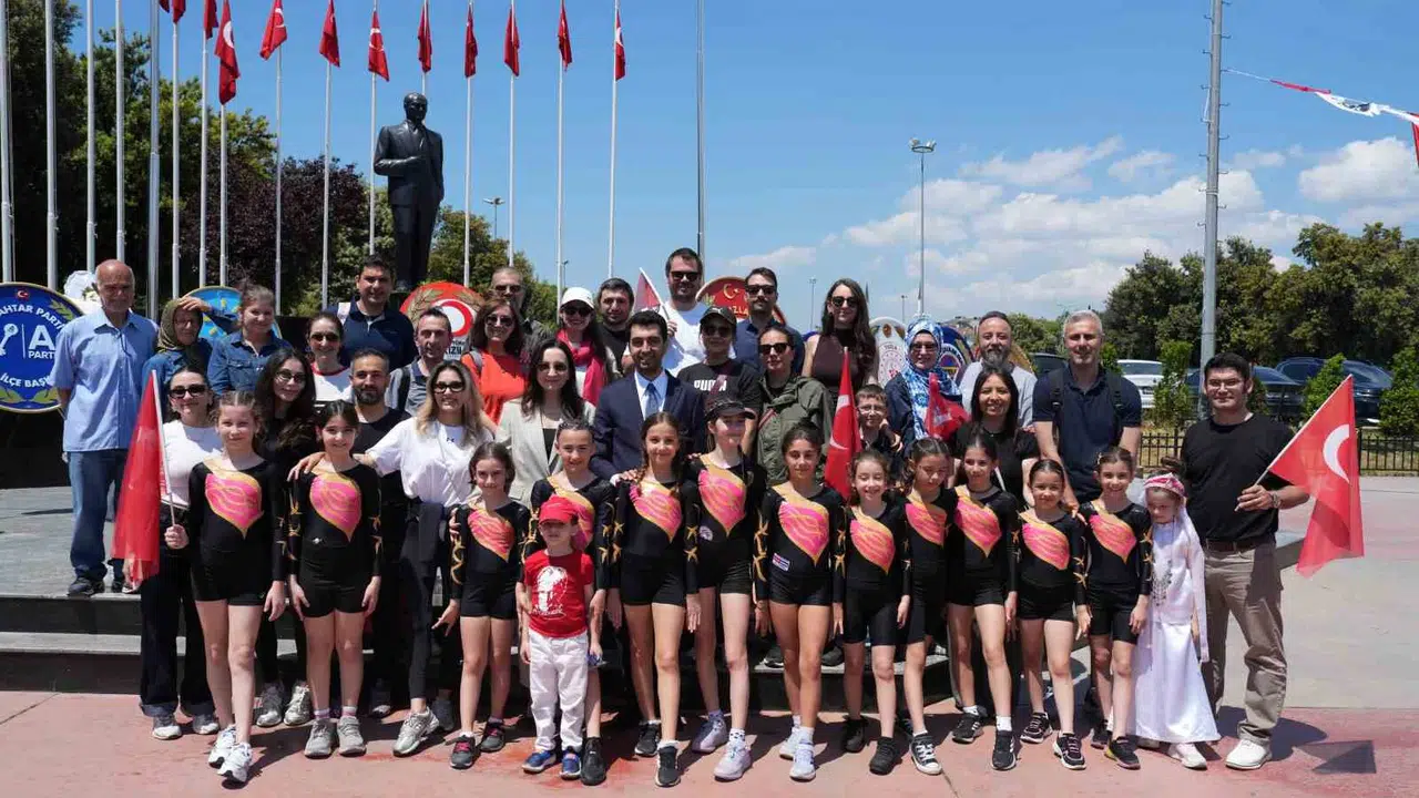 Tuzla’da 19 Mayıs ruhu: Gençlik festivalle buluştu, meydanlar bayram yerine döndü