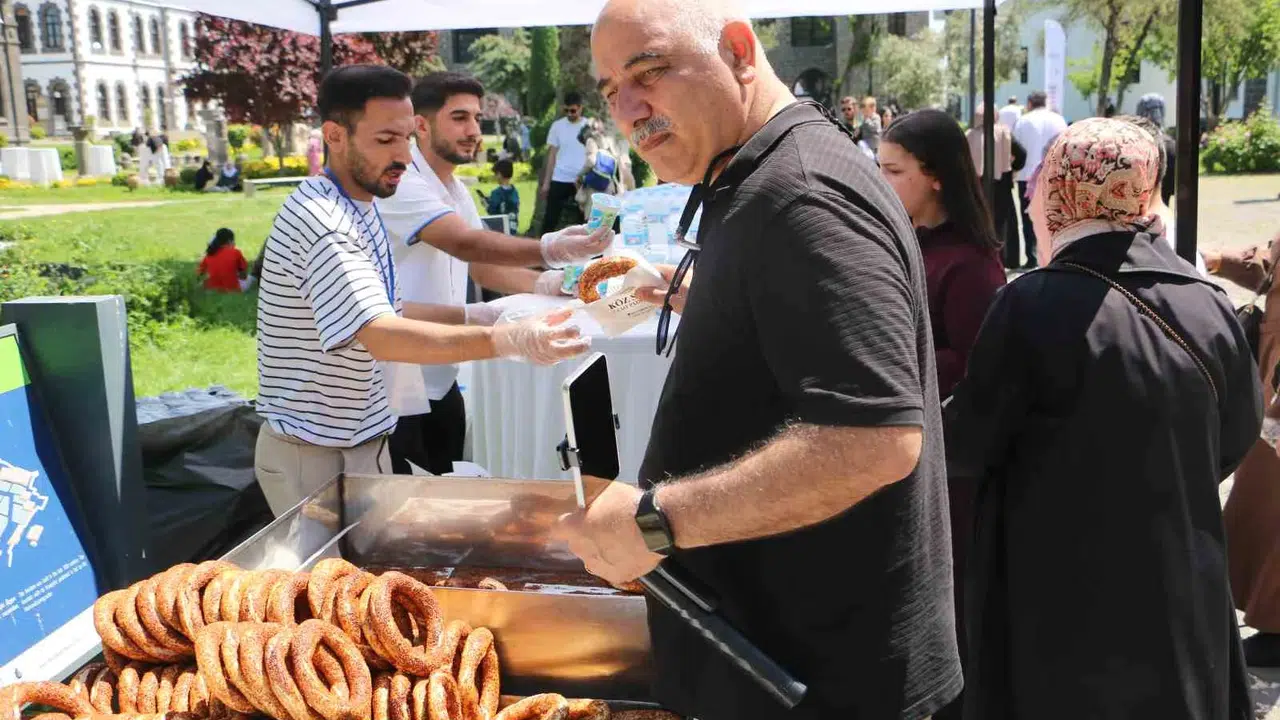 Diyarbakır’da Anneler Günü coşkusu: Tarihi surların gölgesinde unutulmaz gün