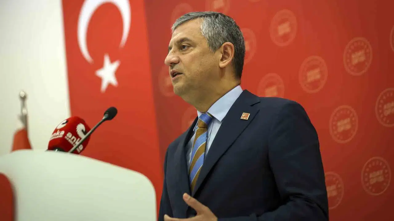 Özgür Özel’den  Gençlik Güvencesi  çıkışı: Siyaset üstü bir vizyonla yola çıkıyoruz