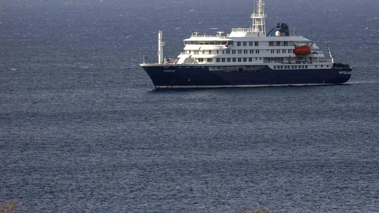 Hantavirüs kabusu limana demirledi: 3 kişinin hayatını kaybettiği lüks gemide tahliye operasyonu başlıyor