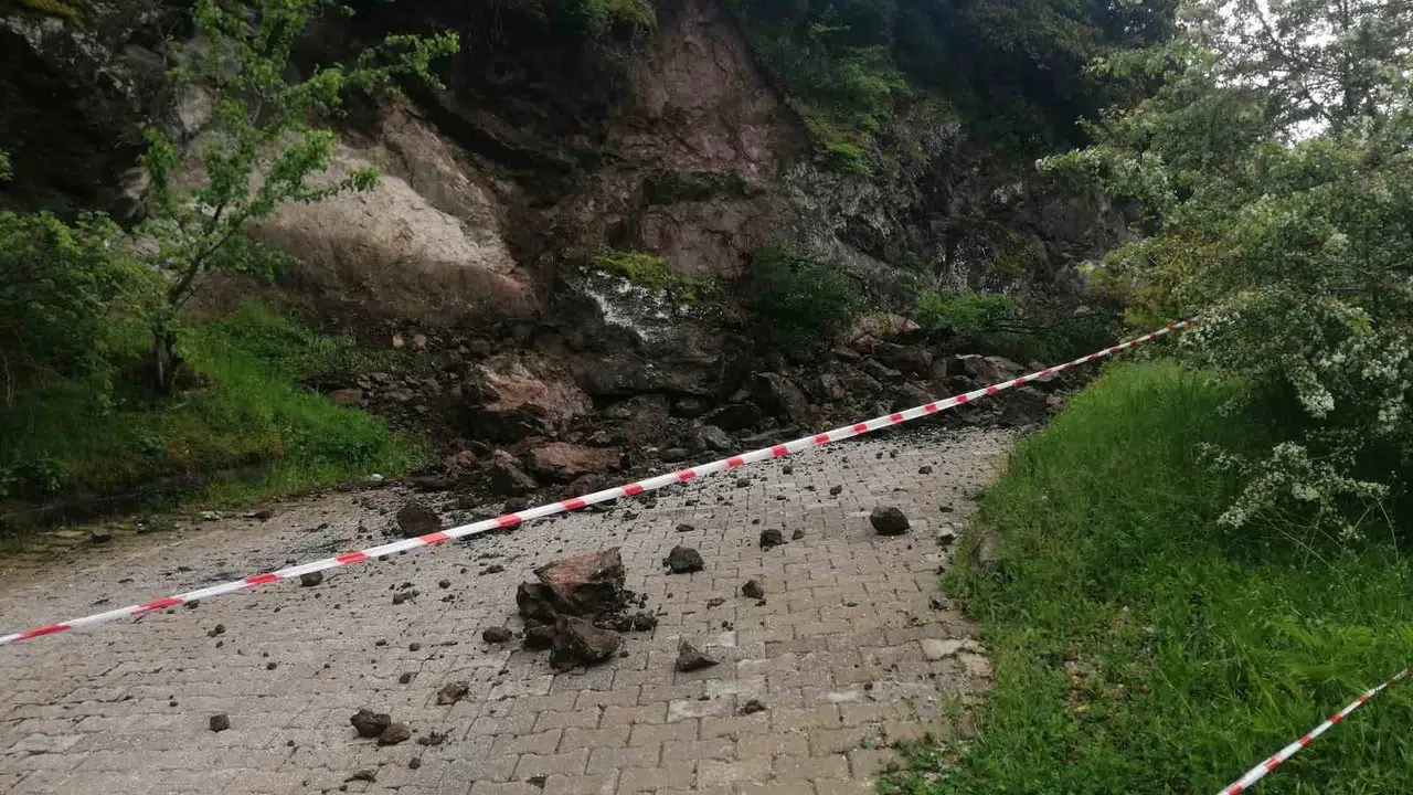 Niksar’da korkutan heyelan: Facianın eşiğinden dönüldü