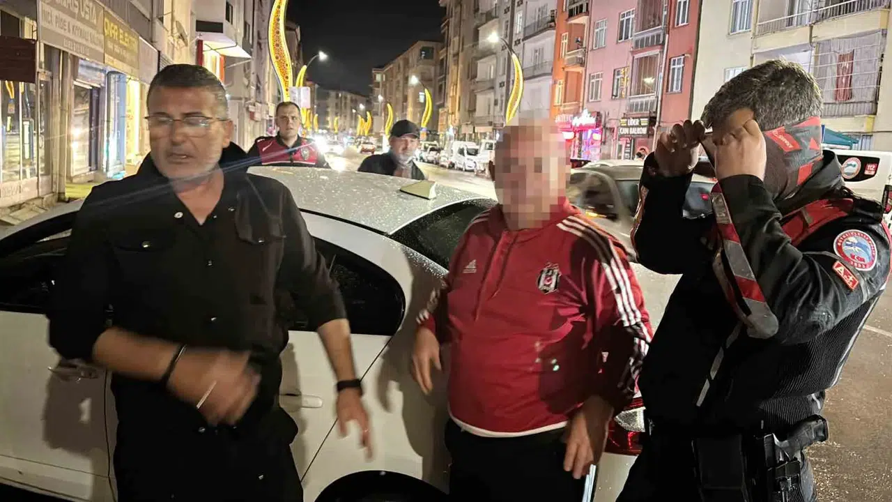 Aksaray'da alkollü sürücü zor anlara sebep oldu: Hem kaza yaptı, hem kaçmaya çalıştı!