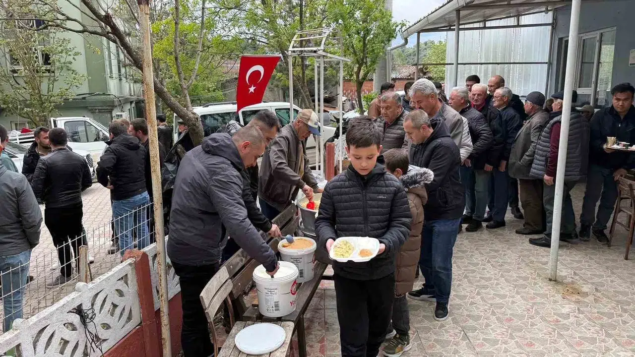 Çan’da asırlık gelenek yaşatıldı: 2 bin kişi aynı sofrada buluştu