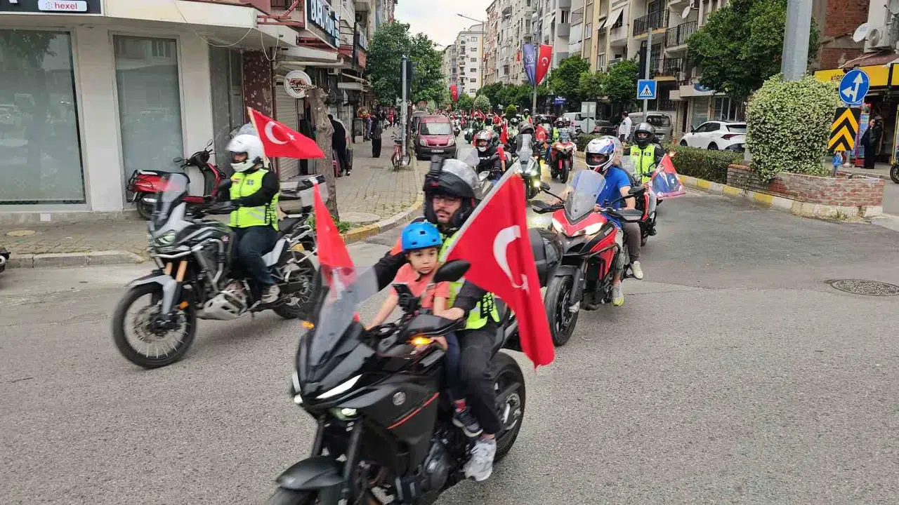 Nazilli’de 19 Mayıs coşkusu: Yüzlerce motosikletli ve bisikletli tek yürek oldu