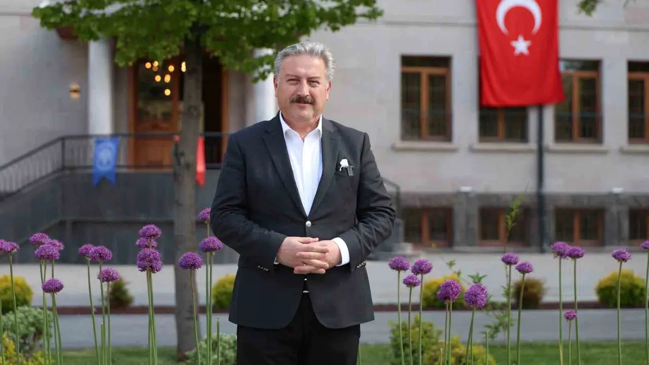Başkan Palancıoğlu'ndan Anneler Günü mesajı: Onlar bizim sığınacak en güvenli limanımız
