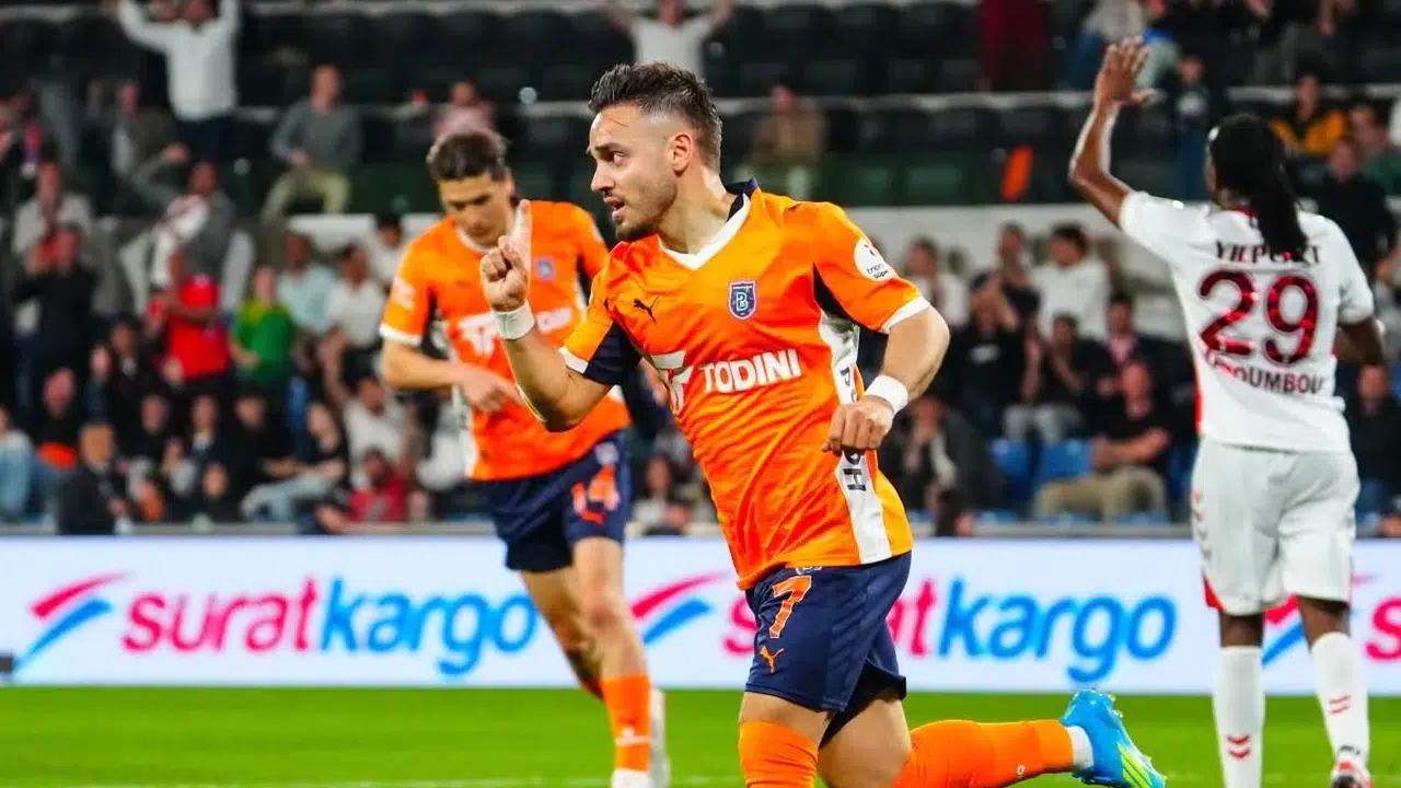 Başakşehir evinde kontrolü eline aldı: Samsunspor karşısında soyunma odasına avantajlı girdi
