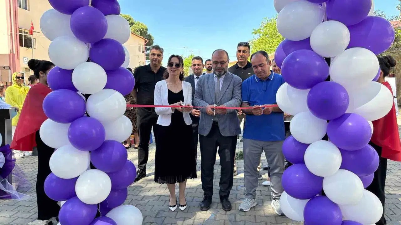 Nazilli’de yetenekler konuştu: Şehitler Ortaokulu’ndan büyüleyen yıl sonu sergisi