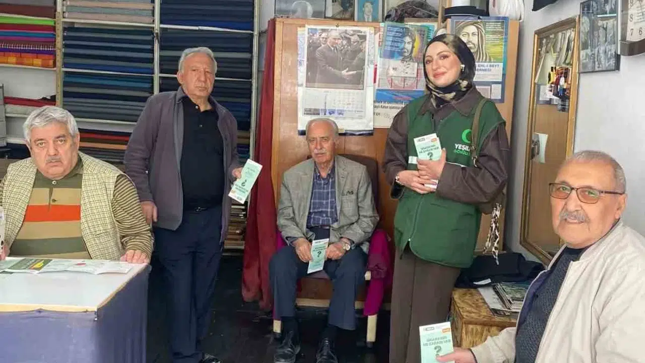 Kars esnafından bağımlılığa karşı güçlü destek: Yeşilay kapı kapı dolaşıyor