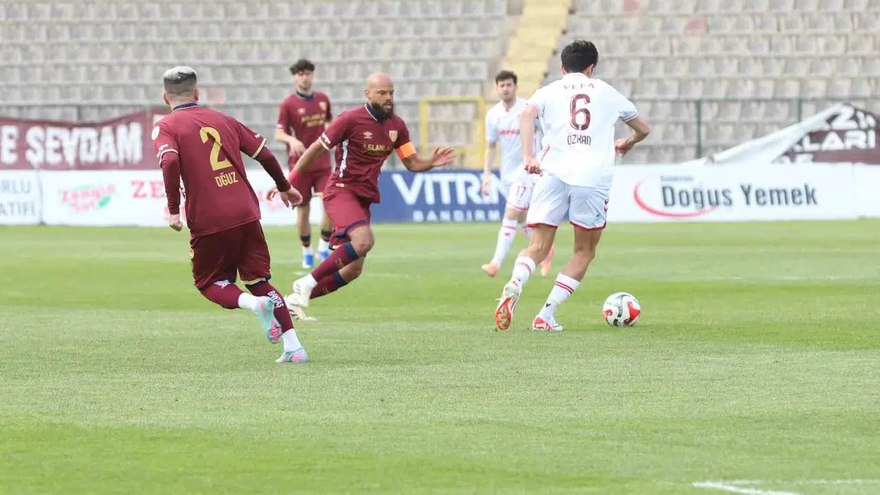 Bandırmaspor sezonu galibiyetle kapattı: 17 Eylül Stadı'nda Sivasspor'a geçit yok