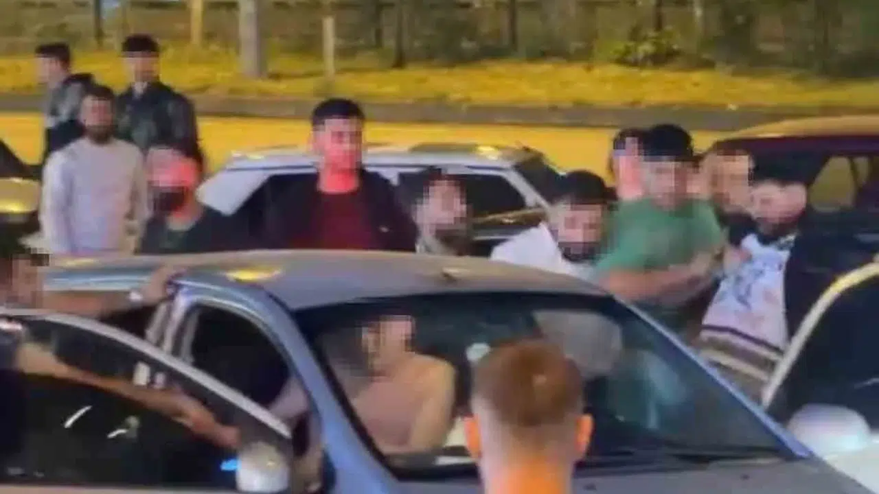 Karabük’te dehşet anları: Otomobilin kapılarını zorla açıp içindekilere saldırdılar