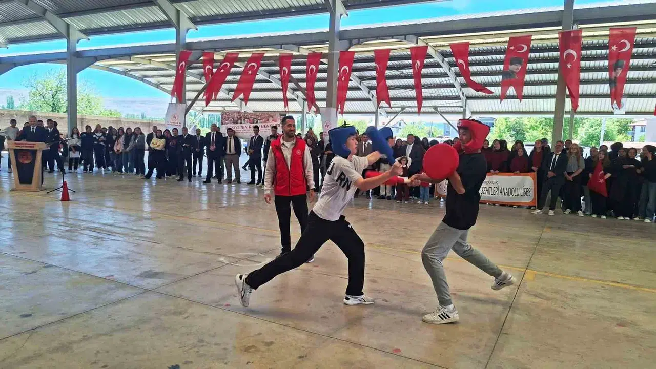 Osmanlı'nın savaş meydanlarından Hisarcık'a: Matrak oyunu gençlerle yeniden hayat buldu