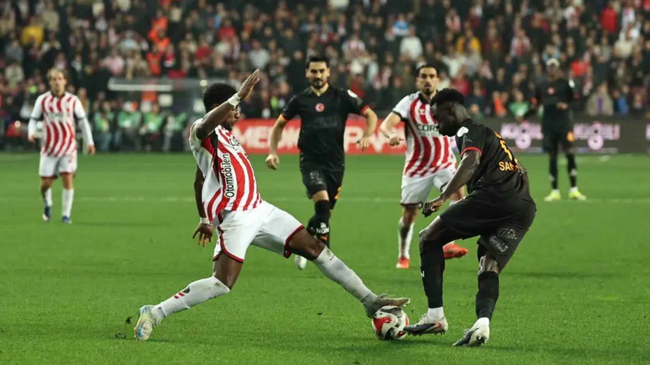 Samsun'da tarihi hezimet: Galatasaray'ın 19 yıllık serisi Karadeniz'de bitti