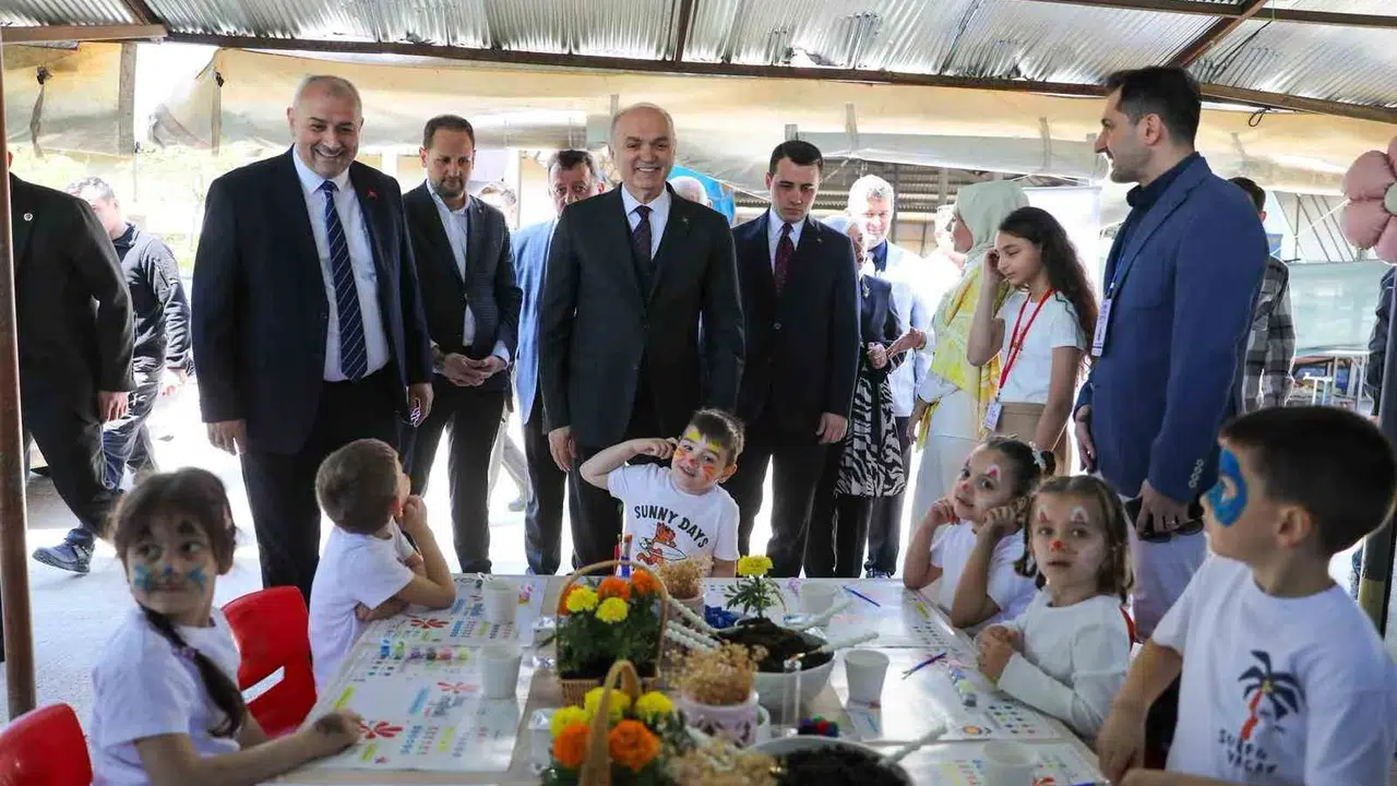 Düzce’de eğitim şöleni: ÇEFES ile geleceğin temelleri atılıyor