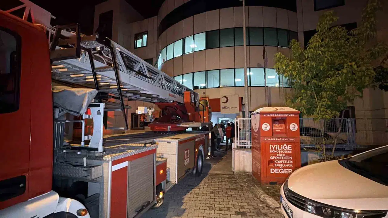 Düzce'de korku dolu anlar: Huzurevi sakinleri alevlerin arasından son anda kurtarıldı