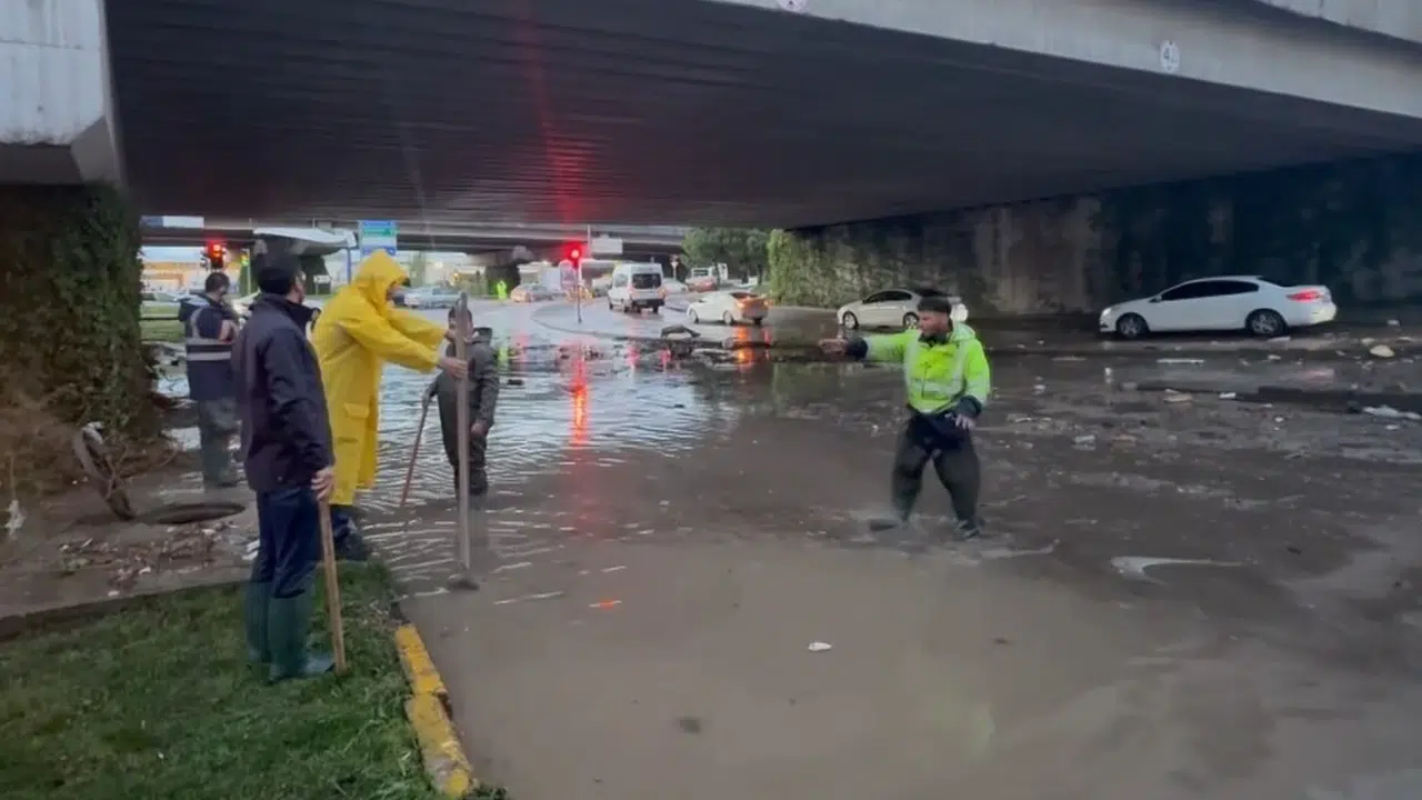Gaziantep’te gökyüzü karardı,  süper hücre  şehri esir aldı: 23 yaralı, 39 okulda eğitime ara