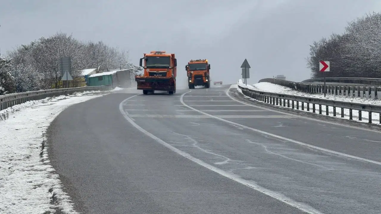 Kışın en çetin sınavı: Kemikli Rampaları’nda geçit vermeyen kar mesaisi
